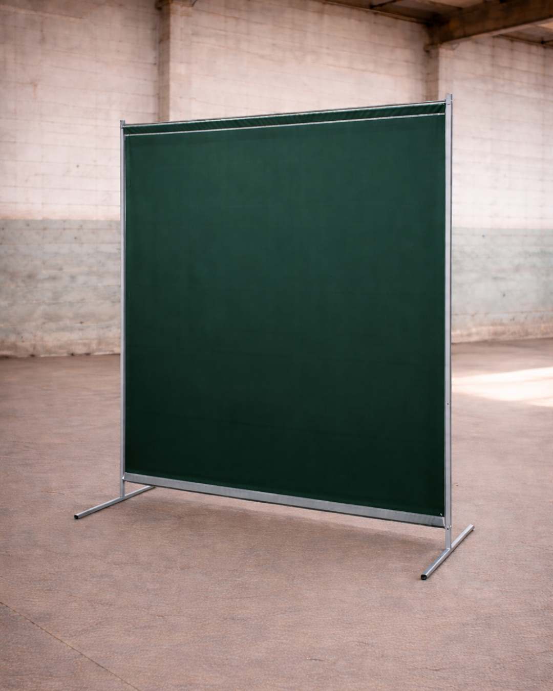 Protective screen with curtain