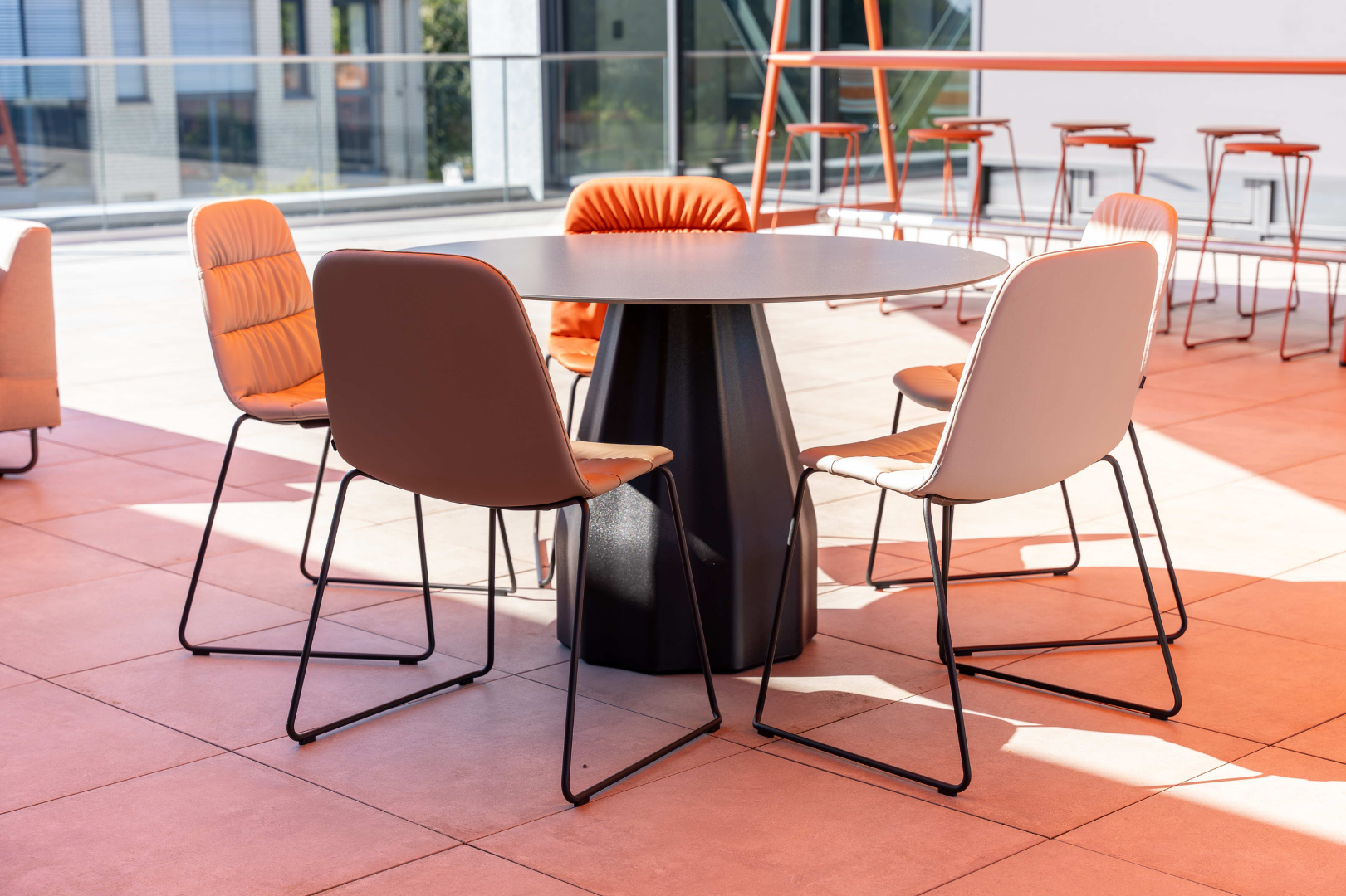 Modern meeting area at KEMPER